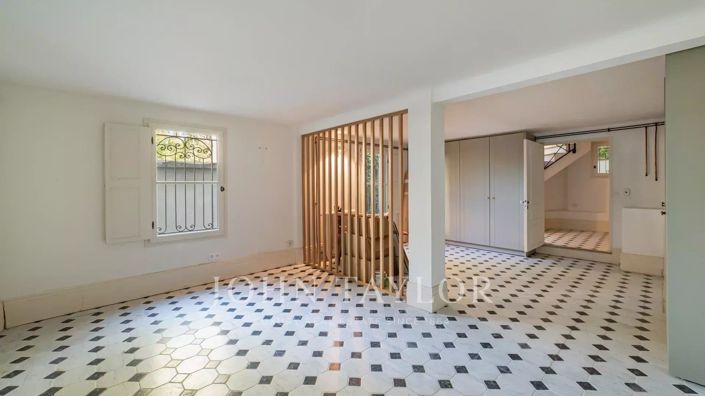 Image No.12-3 Bed House for sale