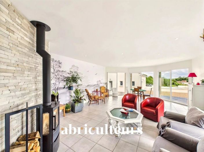 Image No.3-5 Bed House for sale