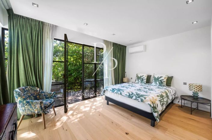 Image No.10-5 Bed House for sale