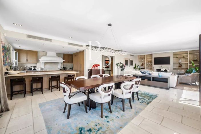 Image No.4-5 Bed House for sale