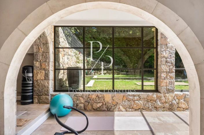 Image No.7-5 Bed House for sale