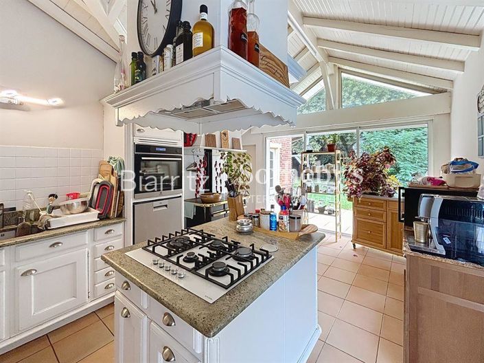 Image No.3-3 Bed House for sale