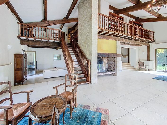 Image No.2-6 Bed House for sale