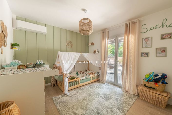 Image No.10-4 Bed House for sale