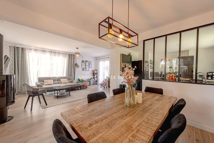 Image No.7-4 Bed House for sale