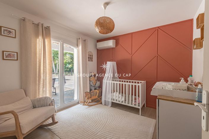 Image No.9-4 Bed House for sale