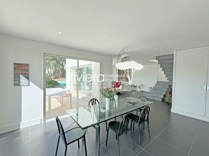 Image No.11-6 Bed House for sale