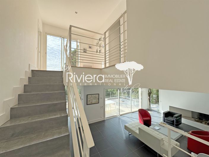 Image No.13-6 Bed House for sale