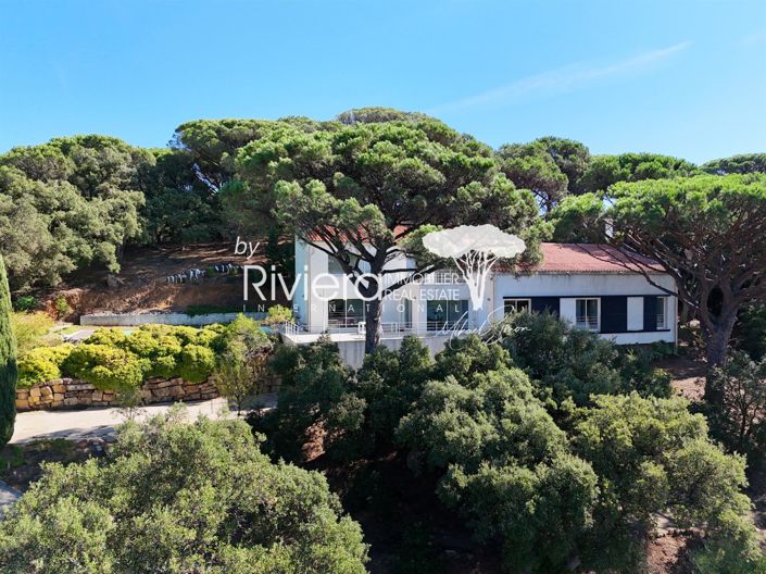 Image No.2-6 Bed House for sale