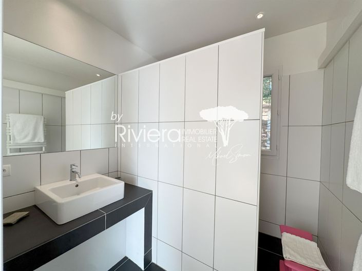 Image No.20-6 Bed House for sale