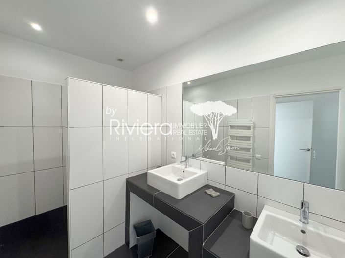 Image No.26-6 Bed House for sale