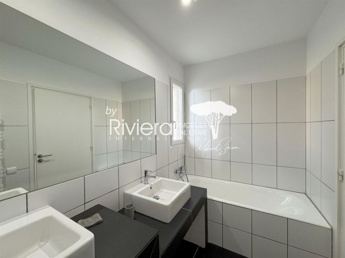 Image No.27-6 Bed House for sale