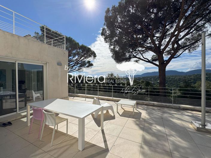 Image No.28-6 Bed House for sale