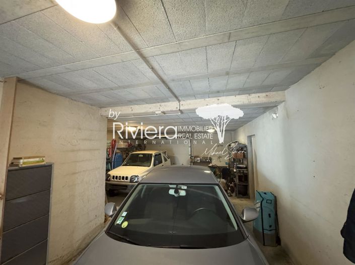 Image No.31-6 Bed House for sale