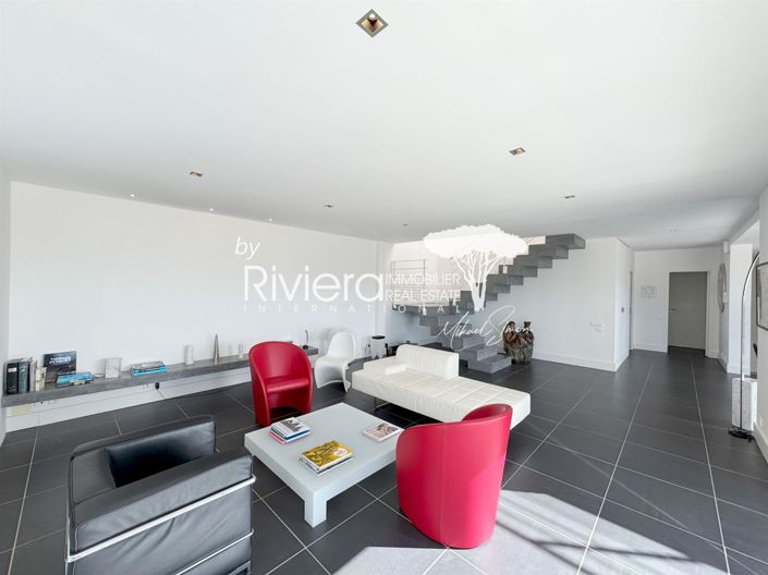 Image No.33-6 Bed House for sale