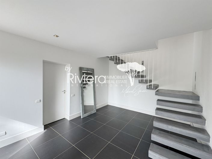 Image No.6-6 Bed House for sale