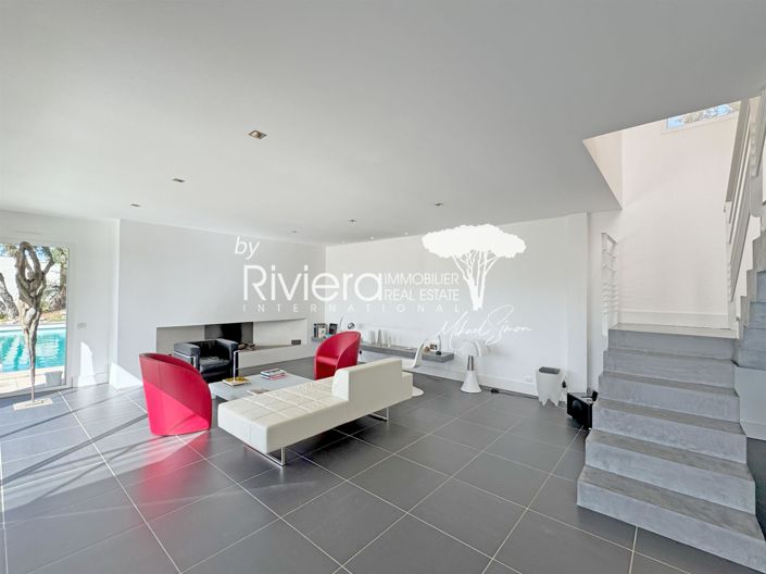 Image No.7-6 Bed House for sale