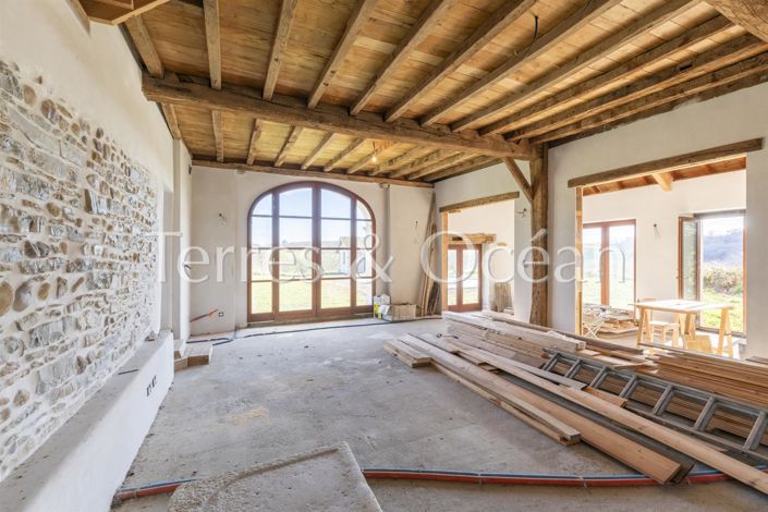 Image No.1-6 Bed House for sale