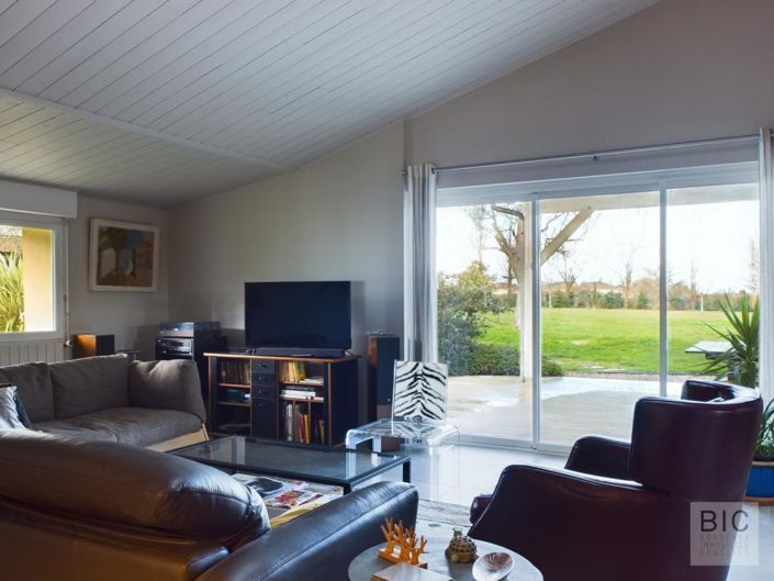 Image No.9-4 Bed House for sale