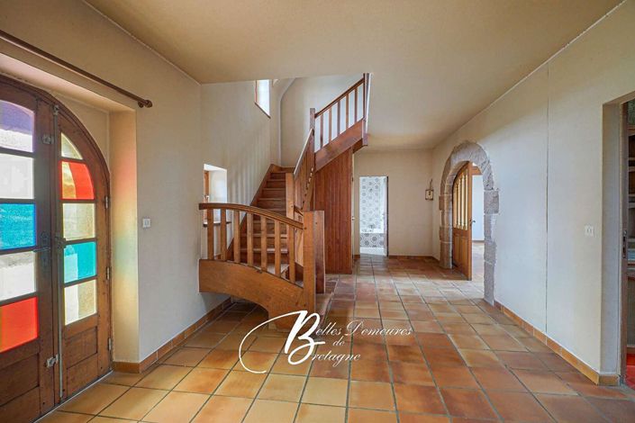 Image No.3-9 Bed House for sale