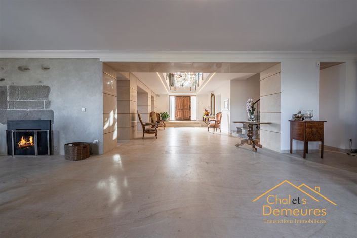 Image No.13-8 Bed House for sale