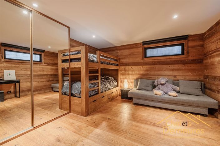 Image No.14-3 Bed House for sale