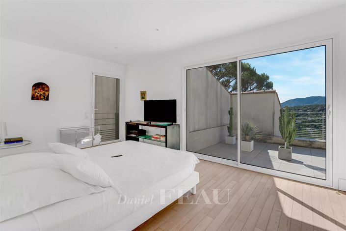 Image No.13-6 Bed House for sale