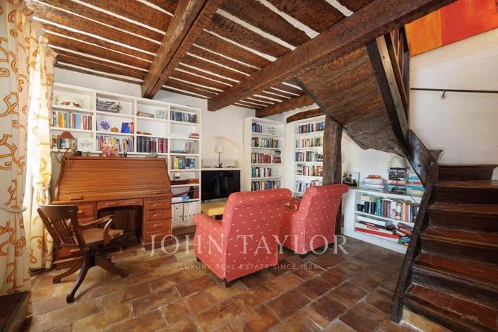 Image No.10-4 Bed House for sale