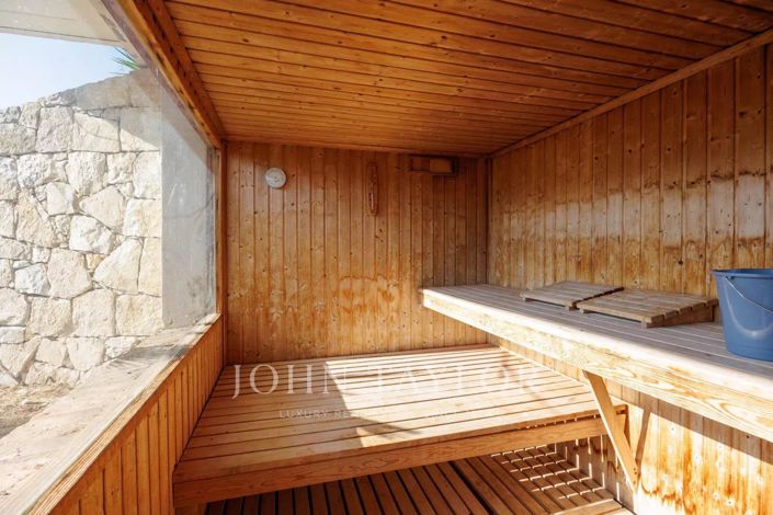 Image No.15-4 Bed House for sale