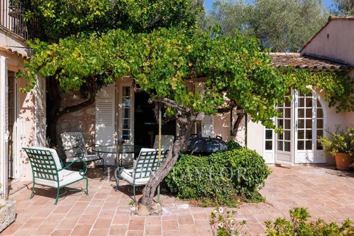 Image No.6-4 Bed House for sale