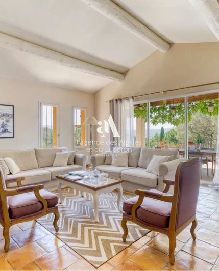 Image No.8-6 Bed House for sale