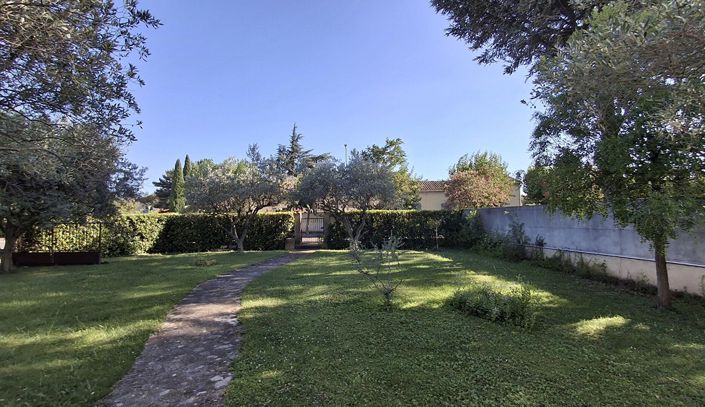 Image No.2-4 Bed House for sale