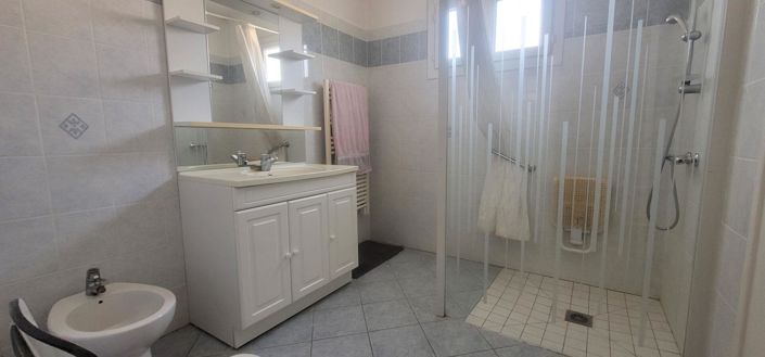 Image No.7-4 Bed House for sale