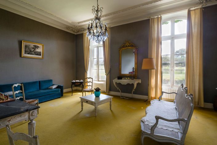 Image No.8-5 Bed House for sale