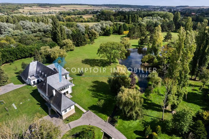 Image No.1-8 Bed House for sale