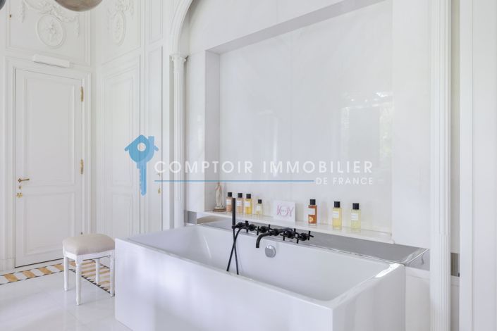 Image No.16-8 Bed House for sale