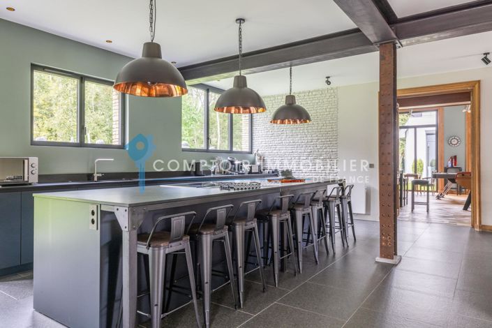 Image No.7-8 Bed House for sale