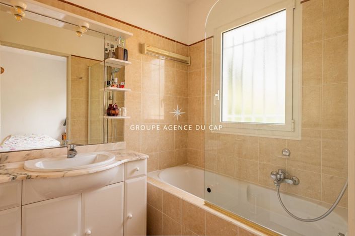 Image No.10-3 Bed Apartment for sale