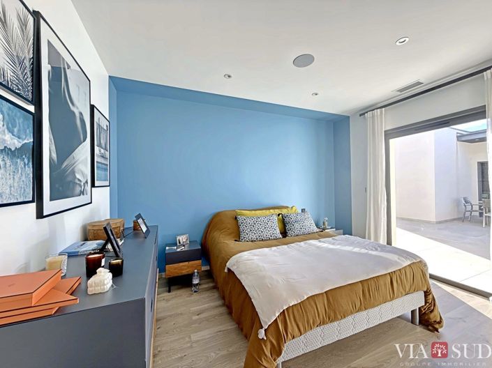 Image No.8-4 Bed Property for sale