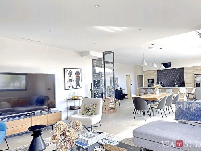 Image No.9-4 Bed Property for sale