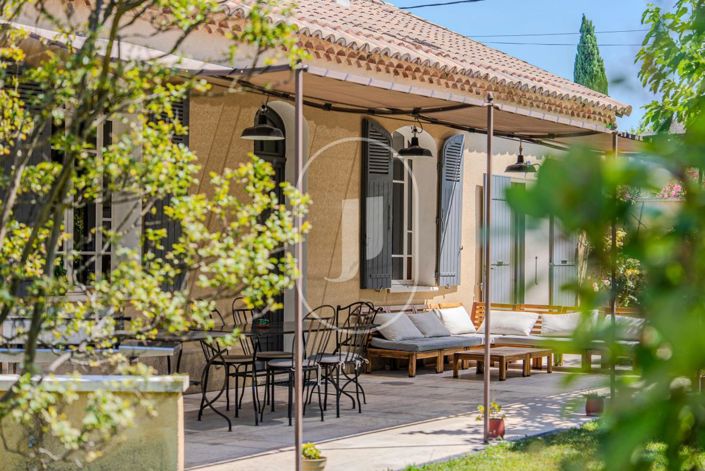 Image No.1-5 Bed House for sale