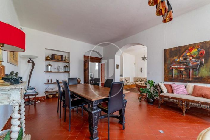 Image No.8-16 Bed House for sale