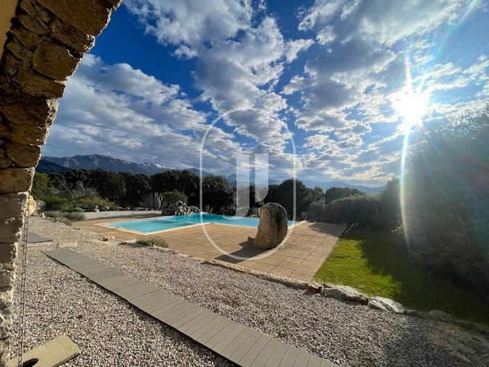 Image No.15-3 Bed House for sale