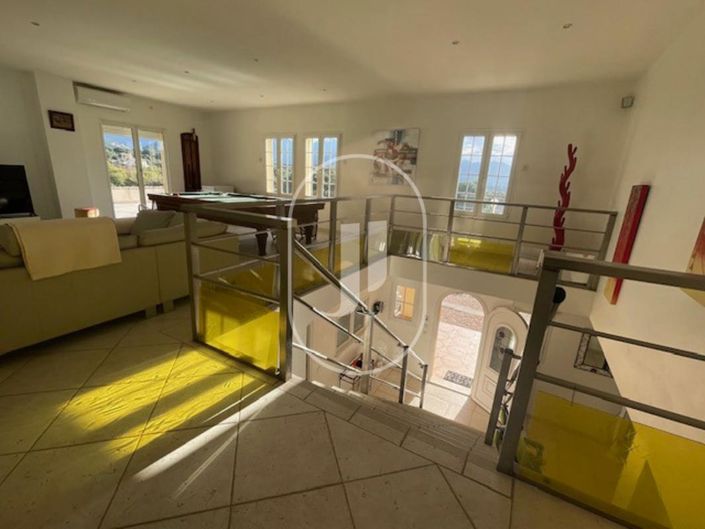 Image No.7-3 Bed House for sale