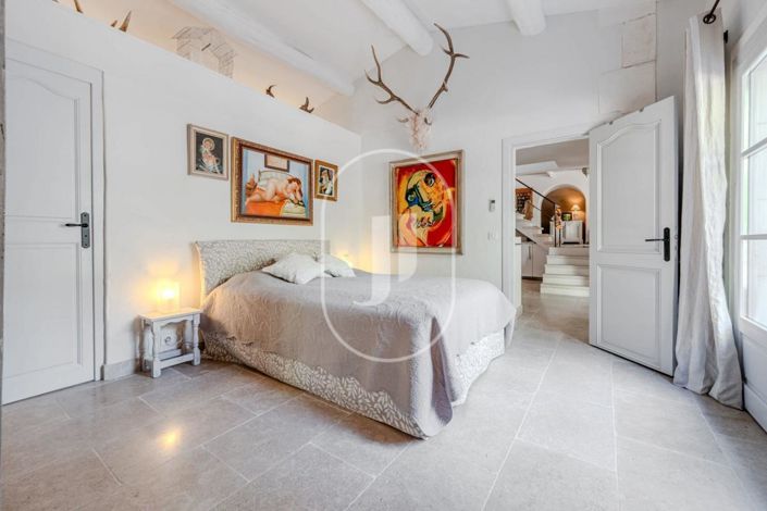 Image No.9-5 Bed House for sale