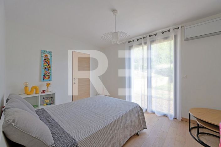 Image No.10-4 Bed House for sale