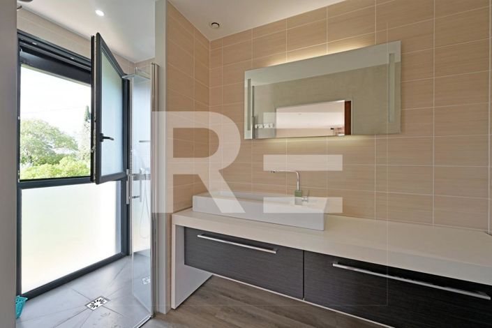 Image No.11-4 Bed House for sale