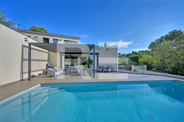 Image No.3-4 Bed House for sale