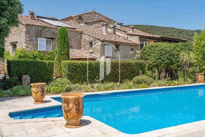 Image No.1-4 Bed House for sale