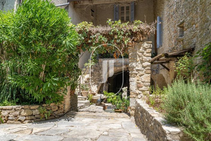 Image No.2-4 Bed House for sale